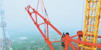 吊裝長江大跨越<font color=