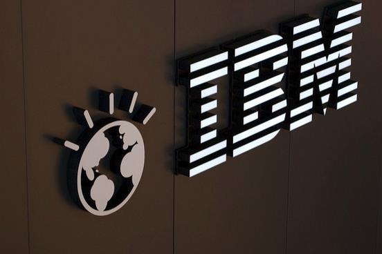 在云計算與大型機(jī)銷售的帶動下，IBM實現(xiàn)六年來的首次營收增長