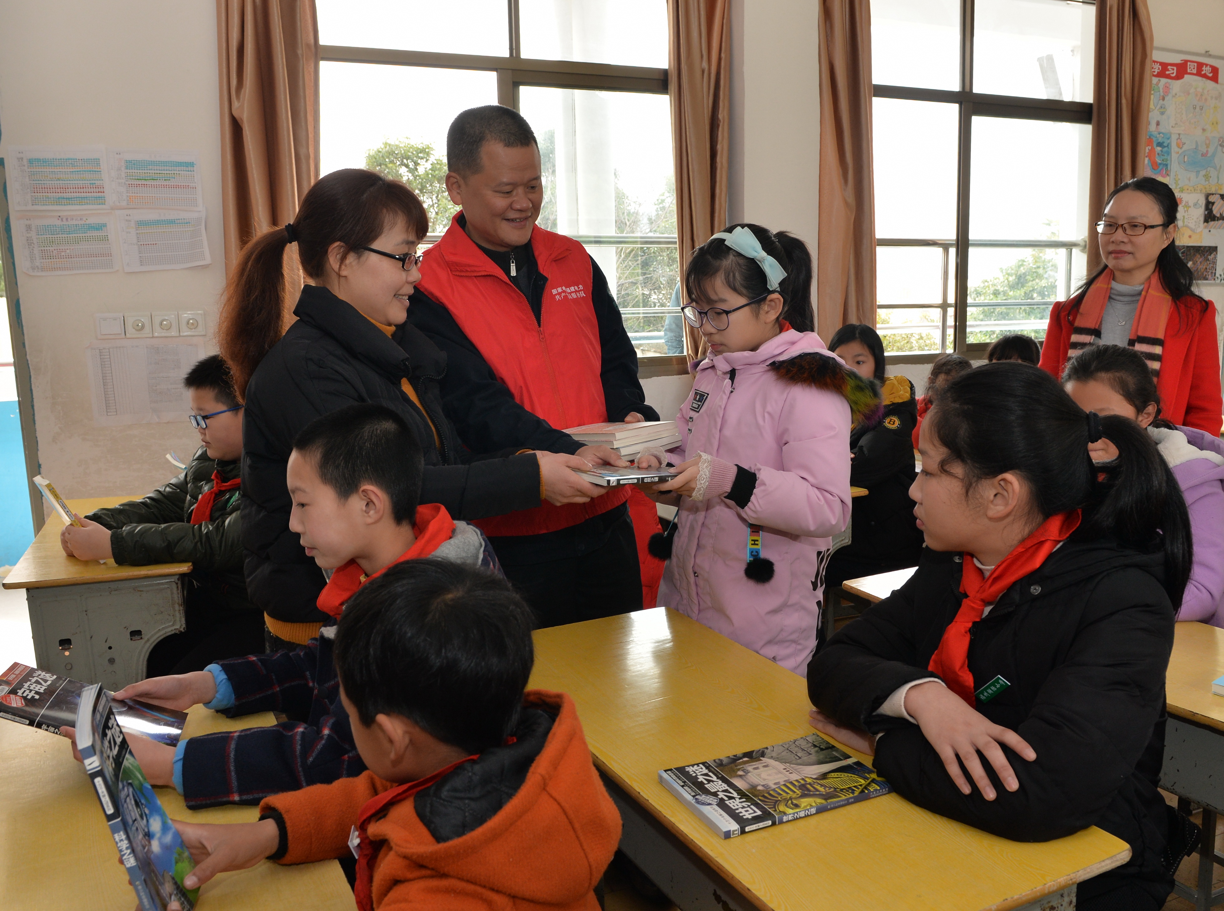 福州供電公司走進(jìn)校園送安全