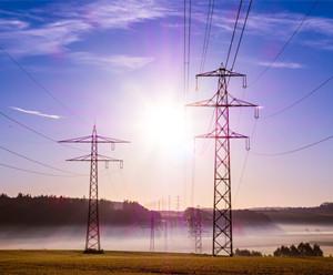 特高壓交流輸電：長(zhǎng)距離、大容量、低損耗、互聯(lián)互通