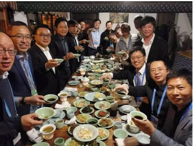 互聯(lián)網(wǎng)大佬的頂級飯局都吃啥？網(wǎng)友：看到了生態(tài)農(nóng)業(yè)的明天！